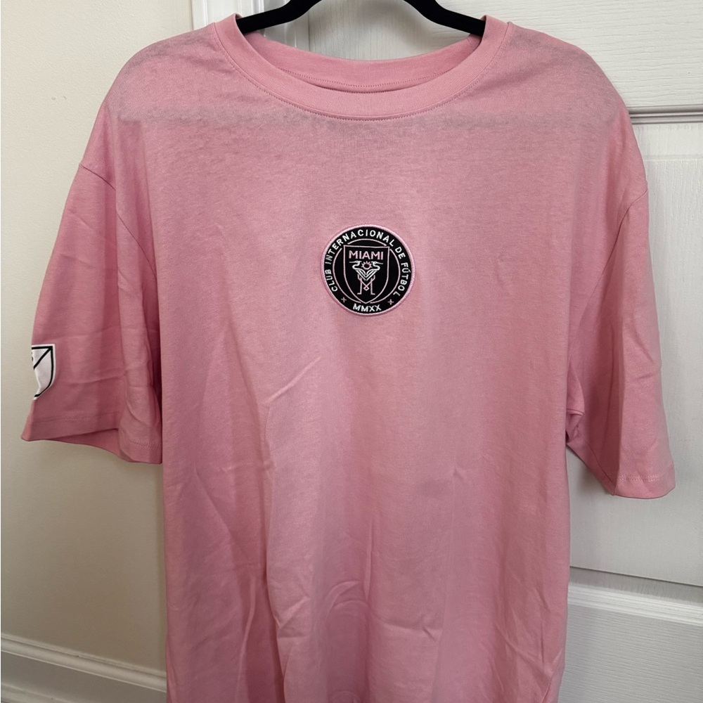 Men's Pink Graphic Tee